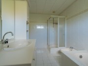Oude strandhuis badkamer 2.jpg