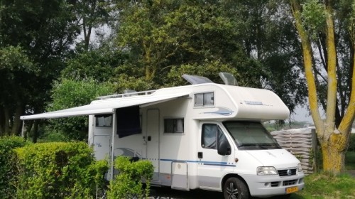 C10 met camper zomer.jpg